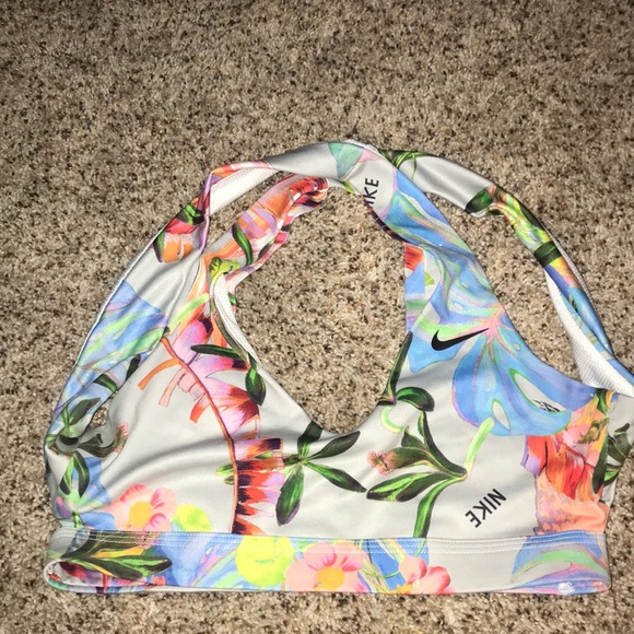 Nike Other - Nike Pro floral bra